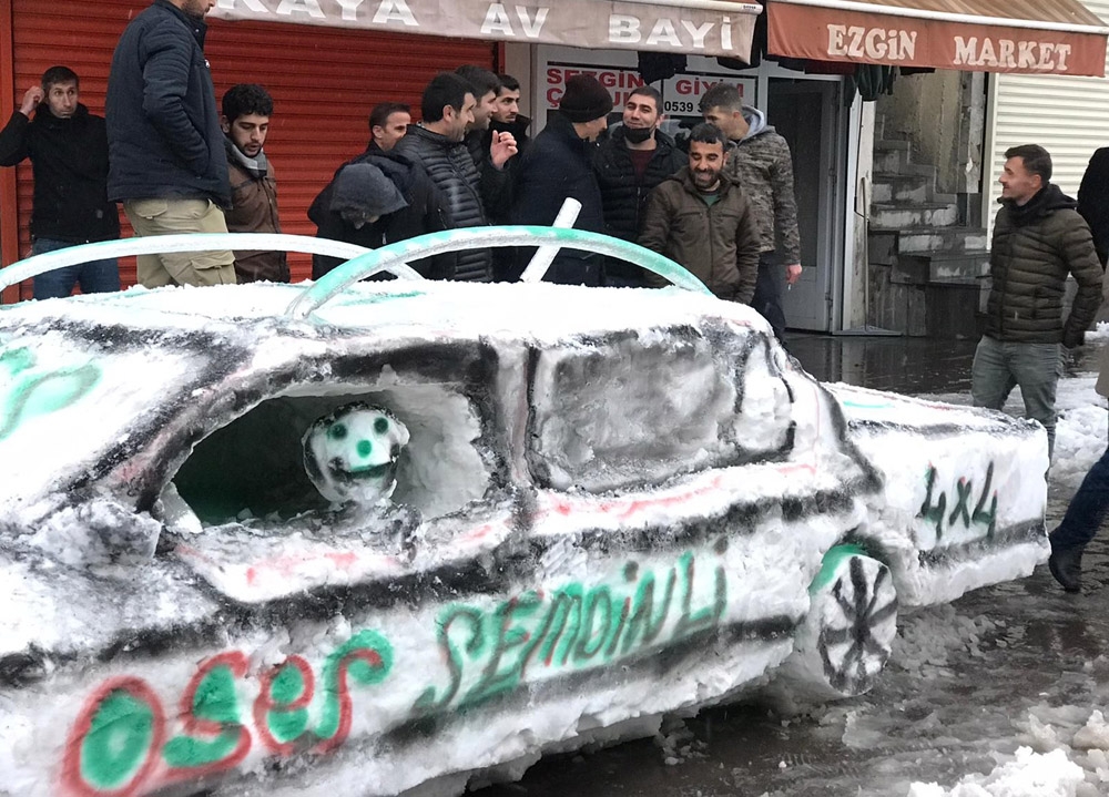 Esnaf kardan otomobil yaptı, polis ehliyet ruhsat sordu
