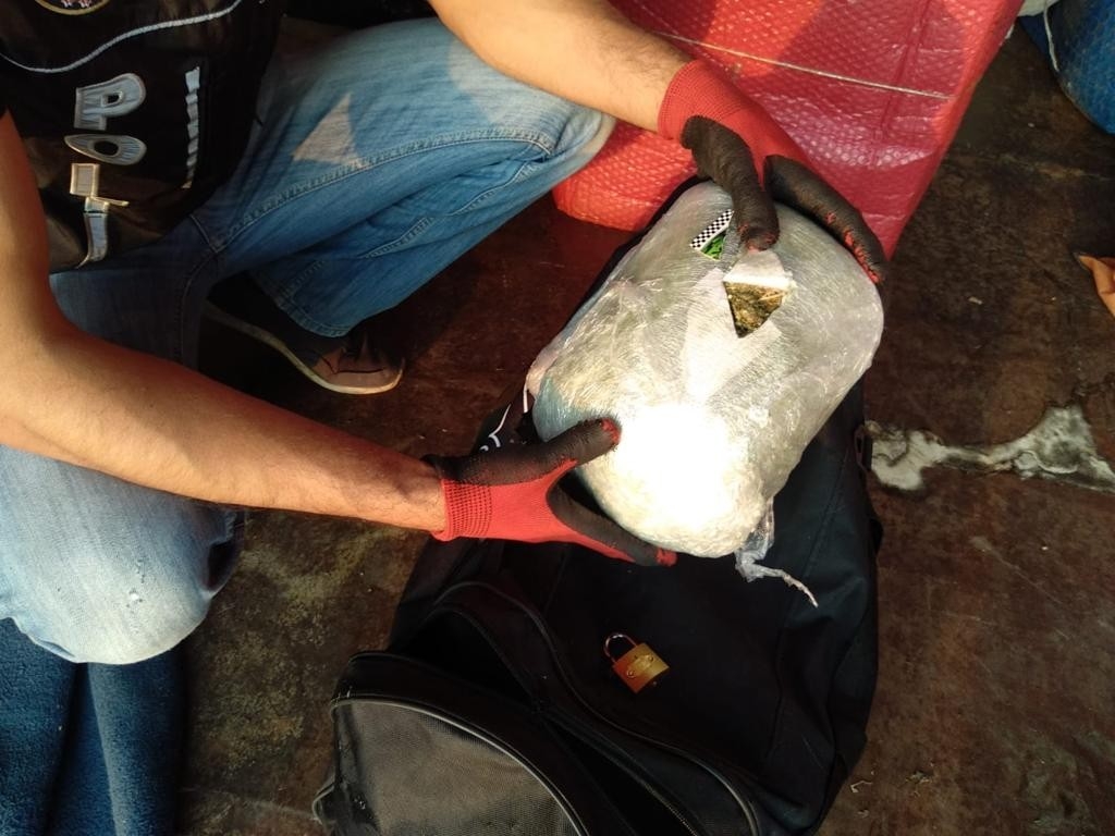 Ev eşyası yüklü kamyondan 175 kilo 500 gram esrar çıktı