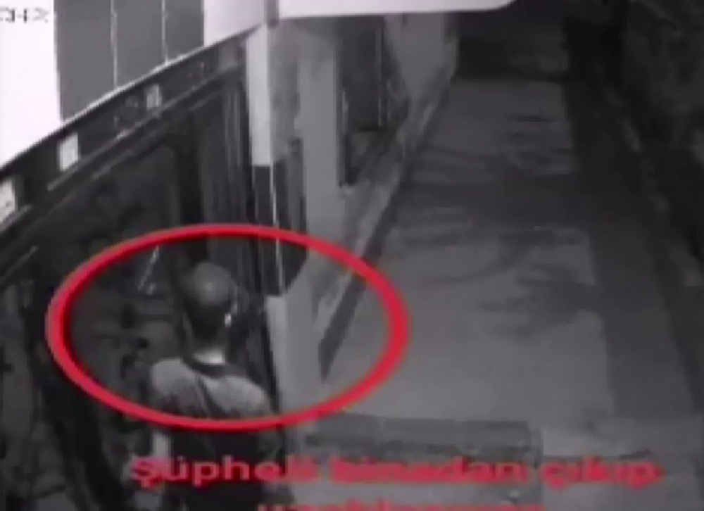 Ev ve iş yerlerinden hırsızlık anları güvenlik kamerasında