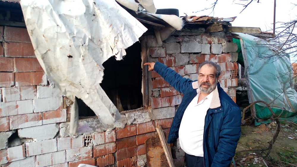 Evi soyup soğana çevirdiler yetmedi, tuvalet kapısını bile çaldılar