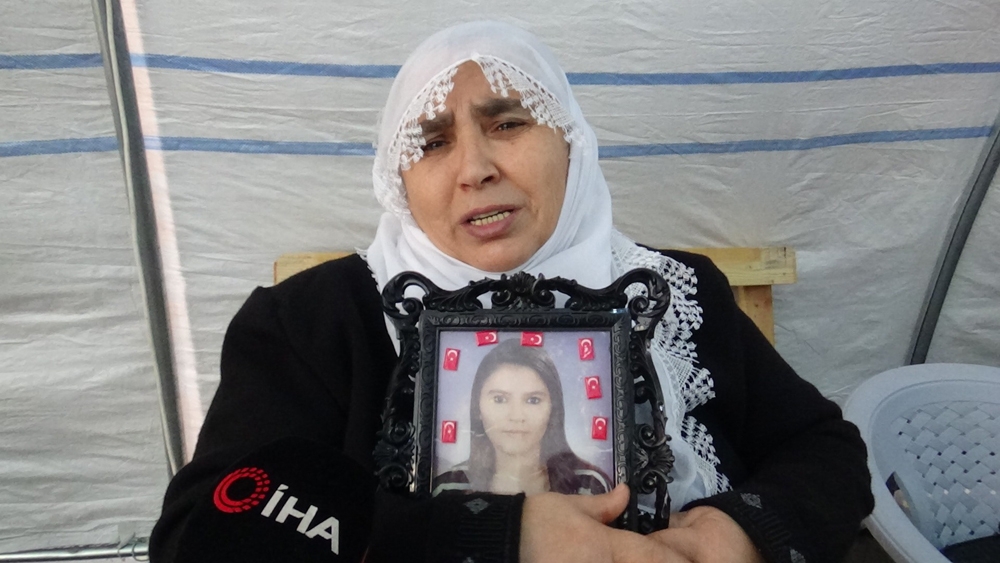 Evladı İçin 109 Gündür Nöbet Tutan Annenin Ağıtları Yürek Dağladı