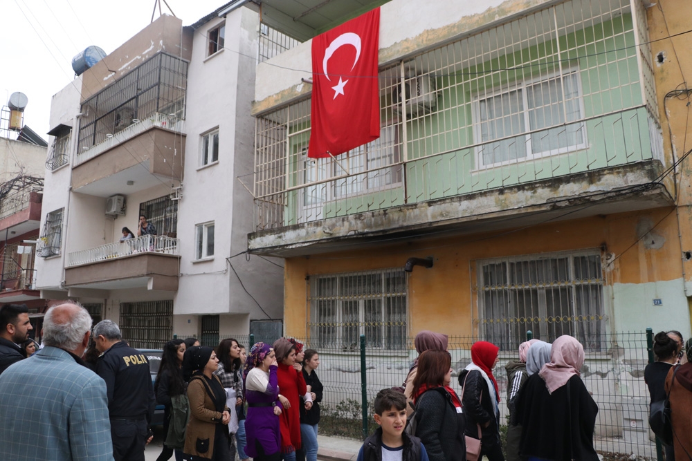 Evladının acı haberini iş yerinde aldı