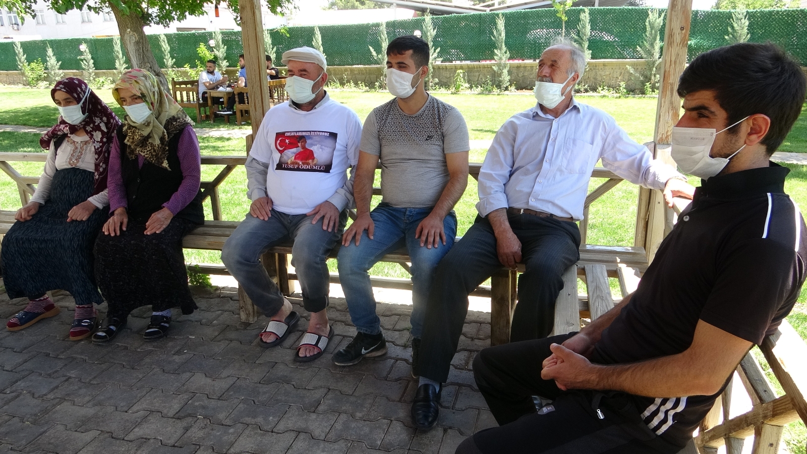 Evlat nöbeti kısıtlamaya rağmen devam ediyor