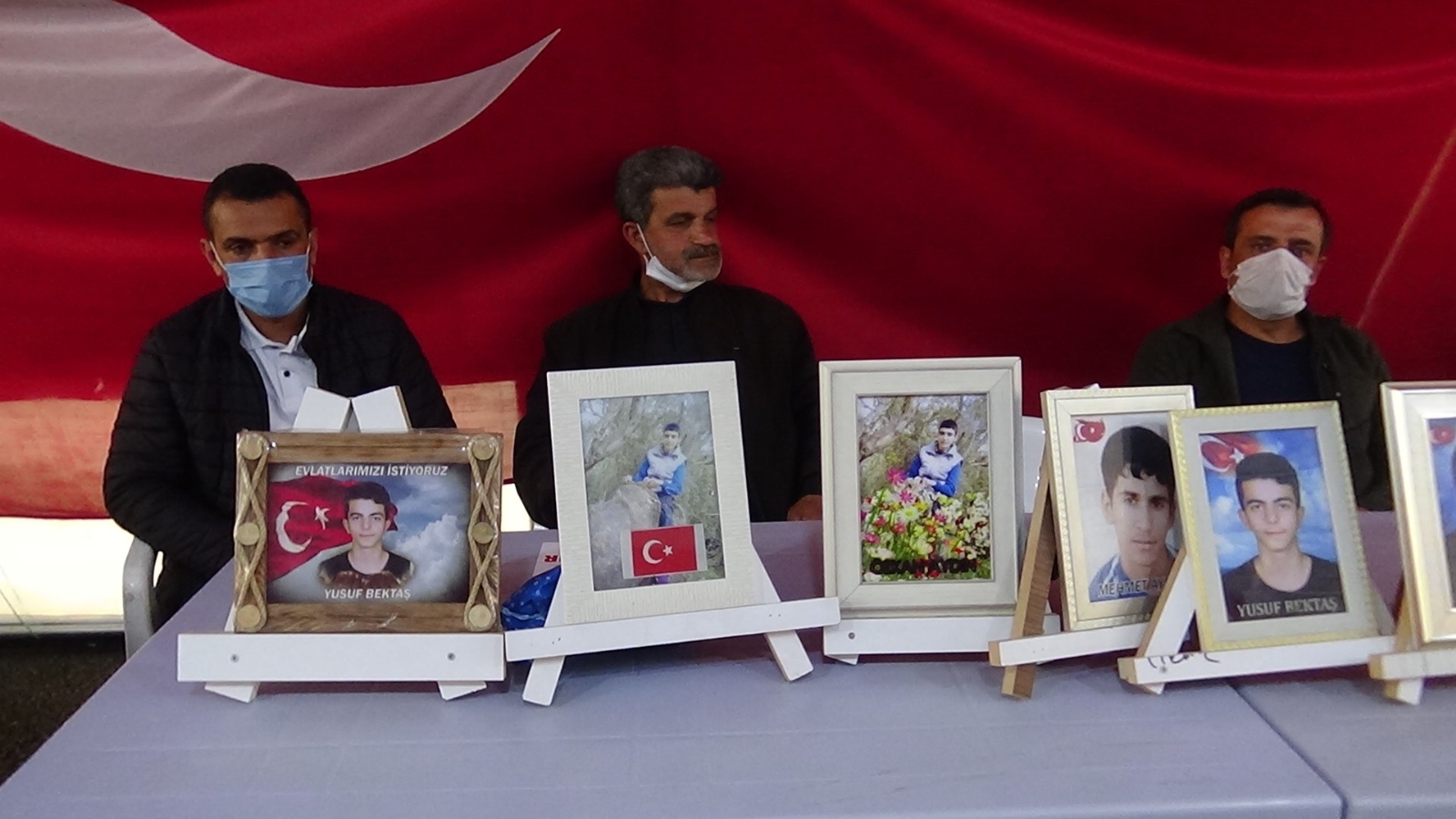 Evlat nöbetindeki aileler HDP’nin kapatılmasında ısrarlı