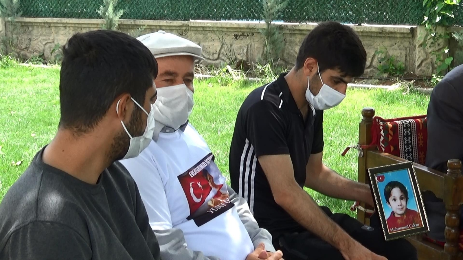 Evlat nöbetindeki aileler kısıtlama sürecinde çocuklarının yolunu gözlüyor