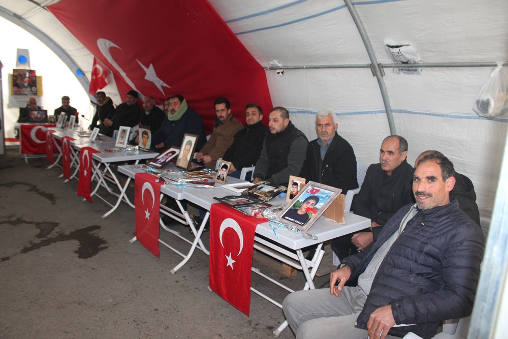 Evlat nöbetindeki ailelerden HDP’li Pervin Buldan’a tepki