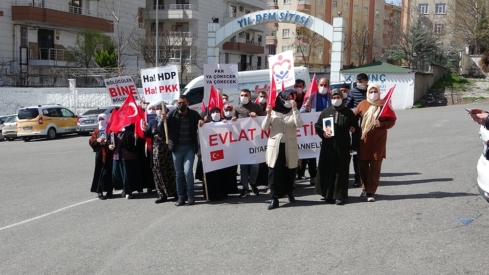 Evlat nöbetindeki ailelerin çığlığı Türkiye’yi sarmaya devam ediyor
