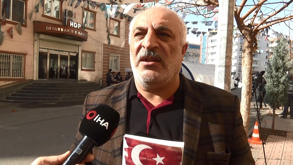 Evlat nöbetindeki babanın, ailelerin acısını kaleme aldığı kitabı çıktı