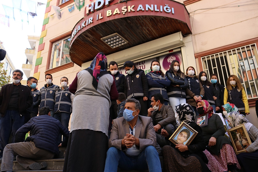 Evlatlarına domuz eti yedirildiğini öğrenen aileler sinir krizi geçirdi
