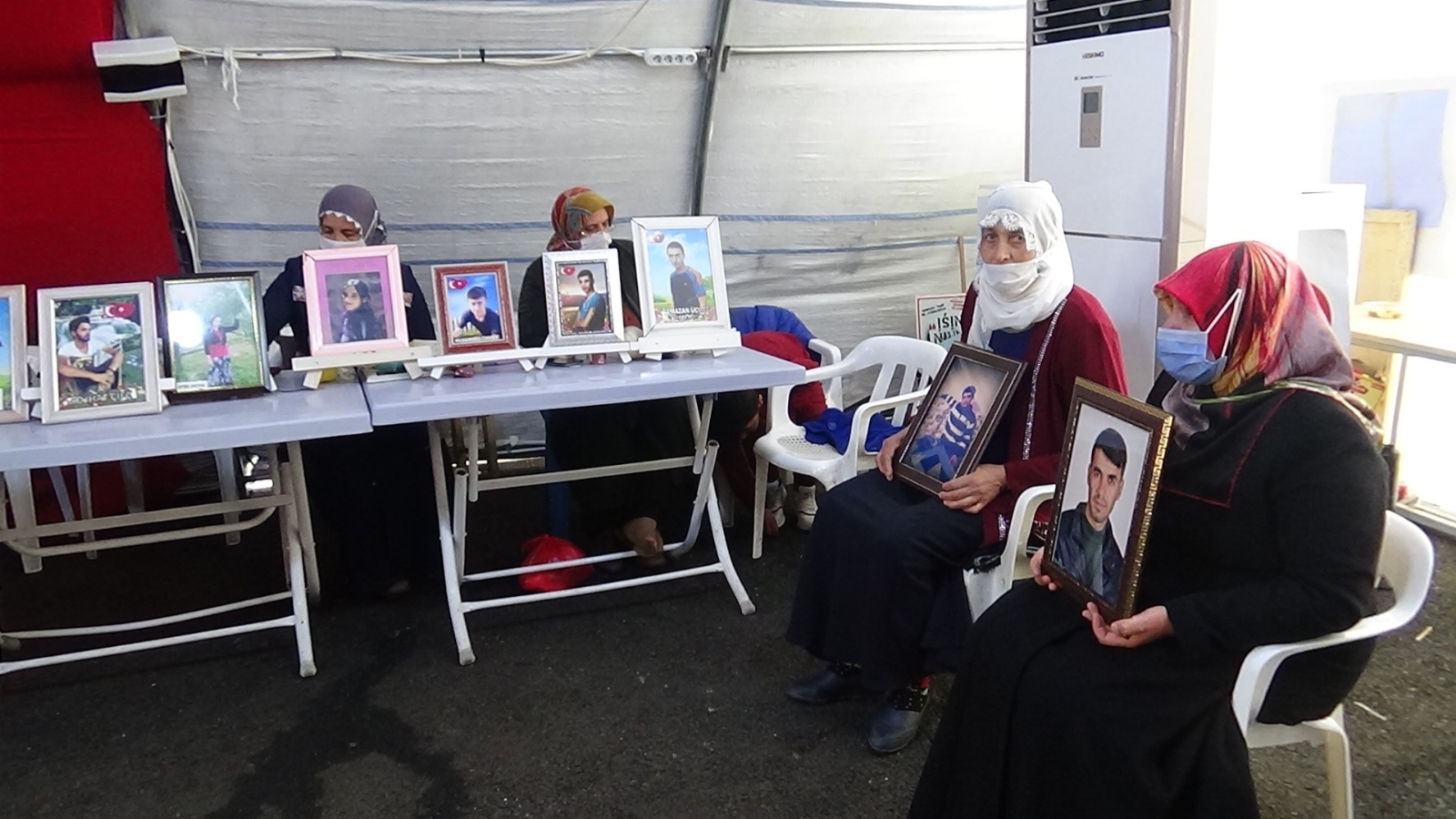 Evlatlarından haber almak için 584 gündür eylemdeler