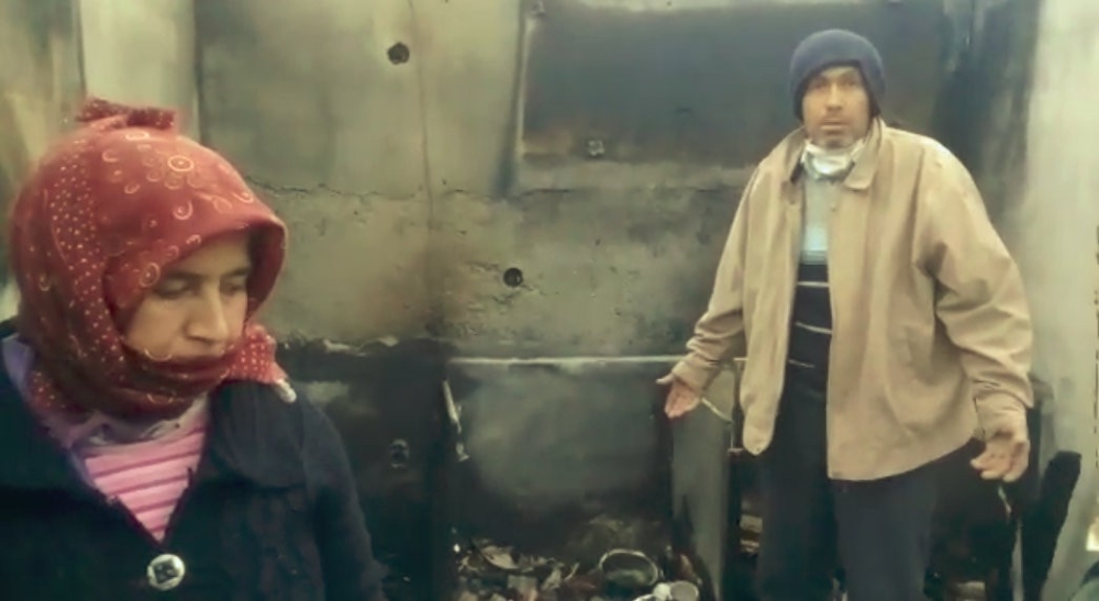 Evleri yanıp kül olan karı-koca ortada kaldı