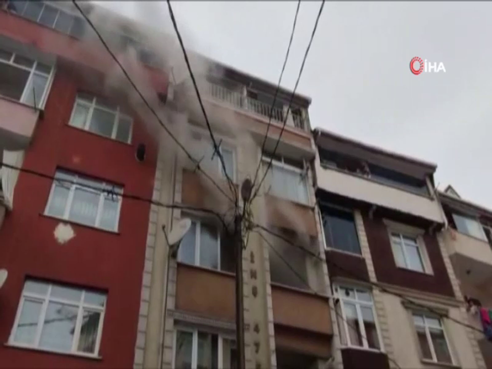 Evlerinin yanışını gözyaşları içinde izlediler