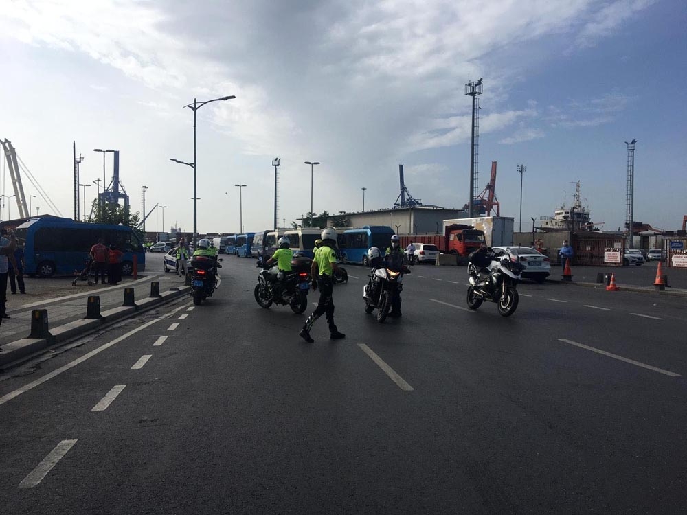 Eylem yapmak isteyen minibüsçülere polis izin vermedi
