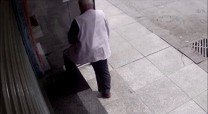 Eyüpsultan ve Esenyurt’ta ekmek hırsızlığı kamerada