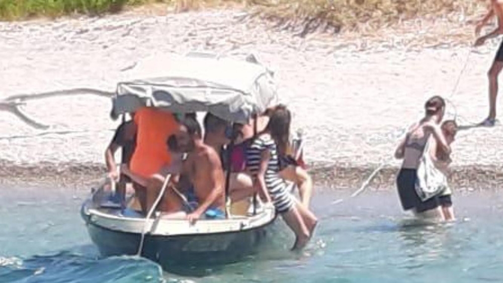 Facia ’geliyorum’ demiş: 4 kişilik tekneye 9 yolcu almış
