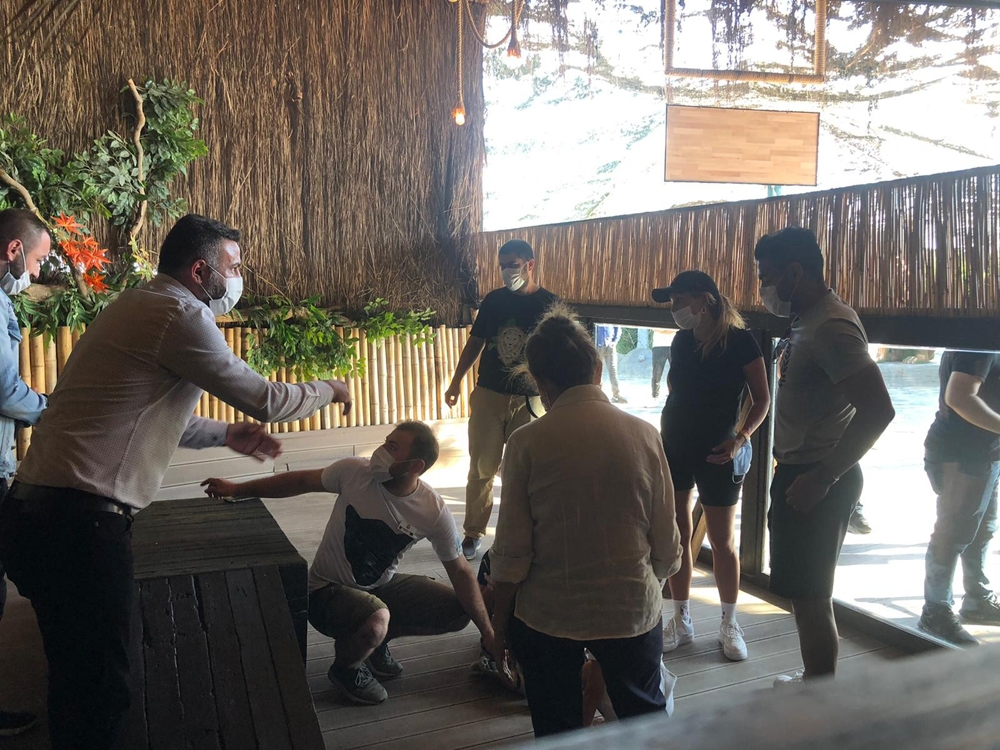 Falcao, ailesiyle Aslan Park’ı gezdi