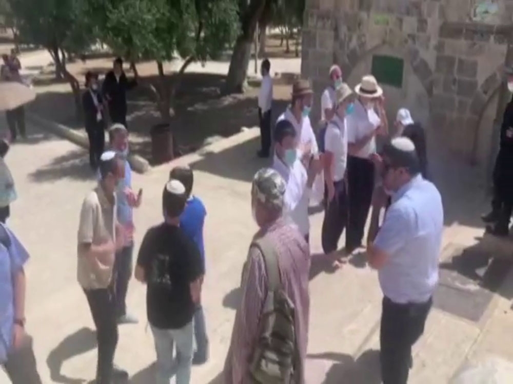 Fanatik Yahudilerden Mescid-i Aksa’ya baskın