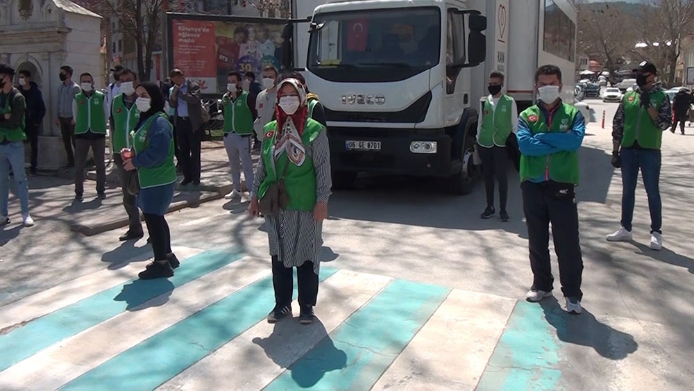 Farkındalık için Kızılay’a kan ve kök hücre bağışında bulundular