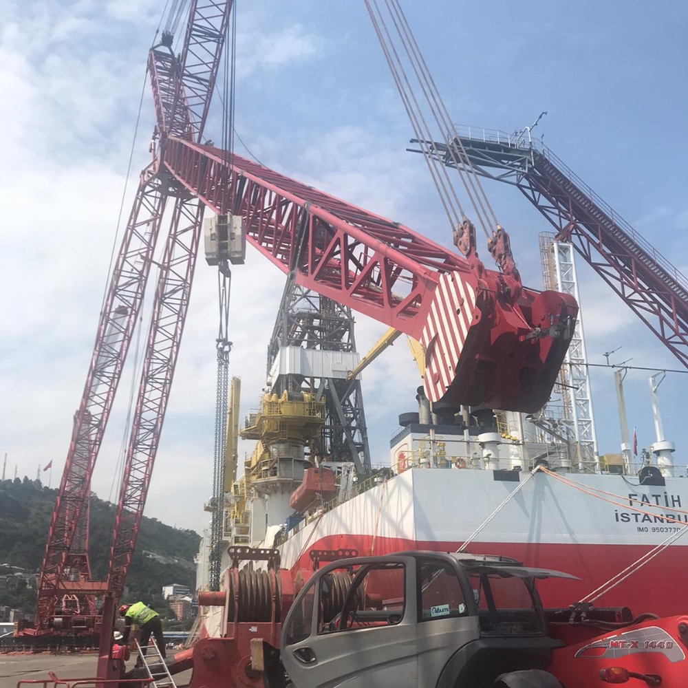 Fatih Sondaj Gemisi’nin kulelerinin montajı tamamlandı