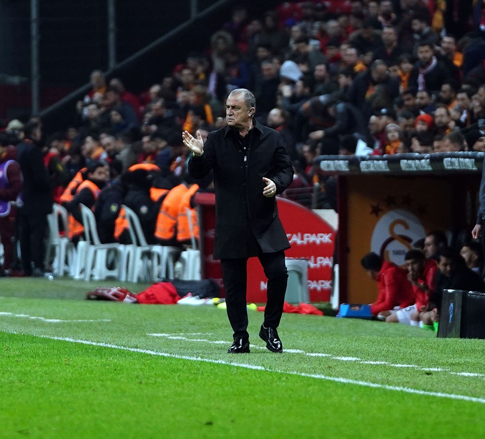 Fatih Terim, eski öğrencisi Sergen Yalçın’a yenilmedi