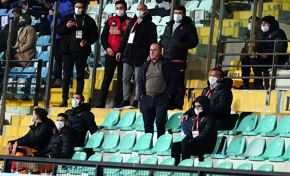Fatih Terim oyundan atıldı