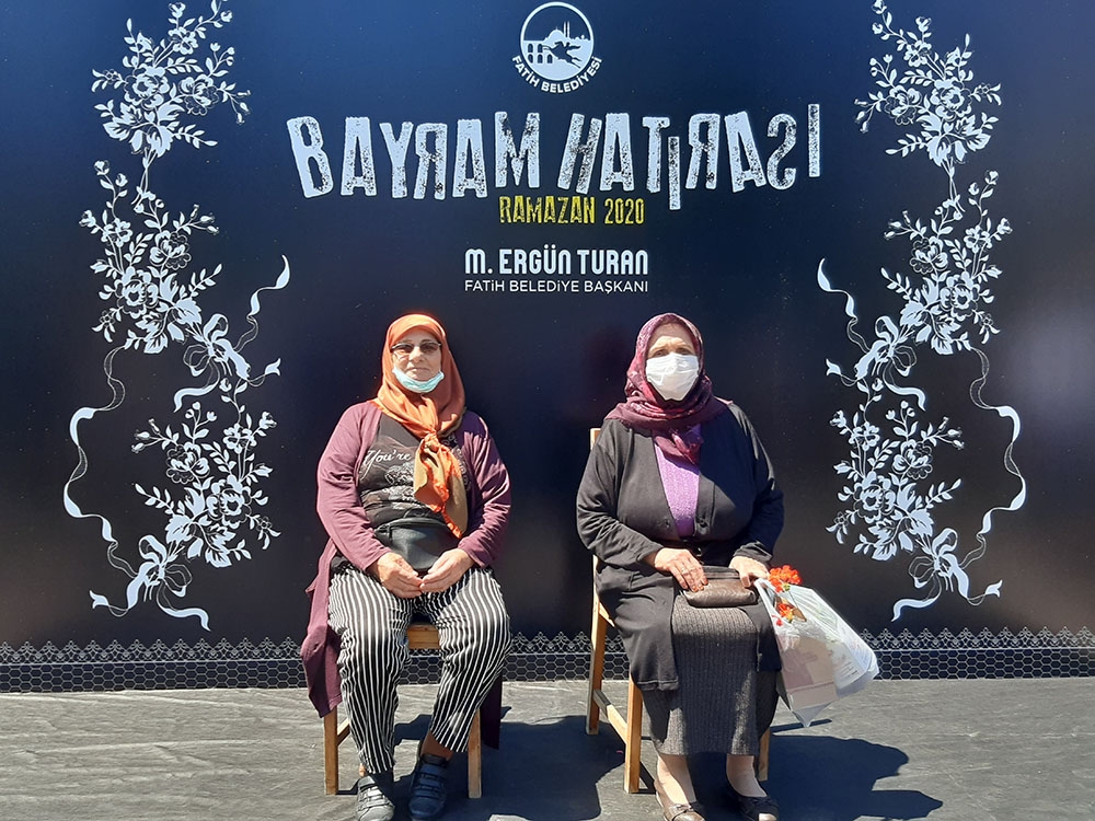 Fatih’te 65 yaş üstü vatandaşlara bayram kutlaması