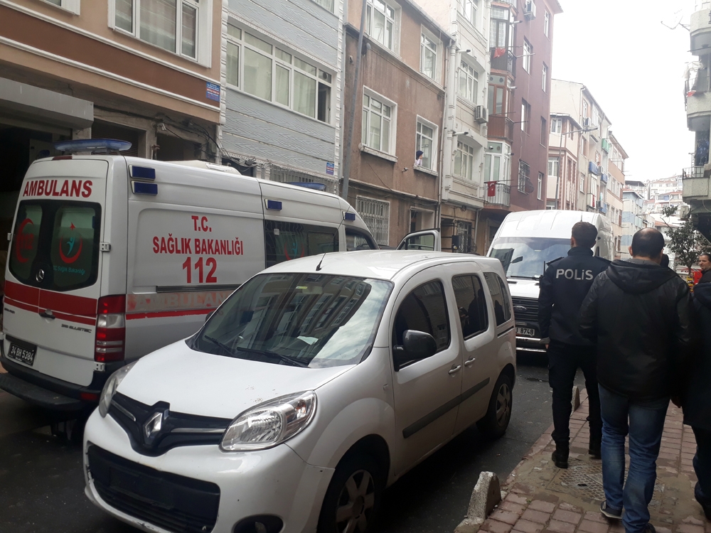 Fatih’te genç kız evinde ölü bulundu