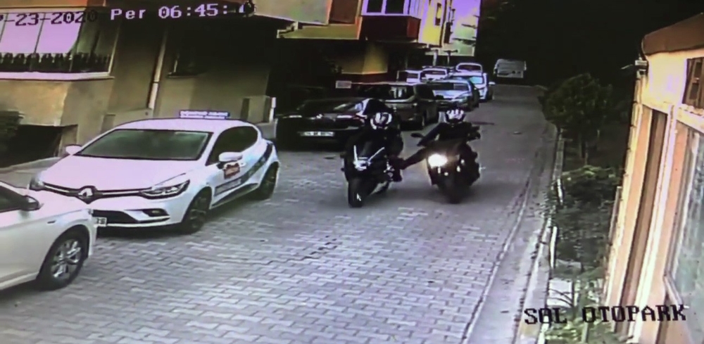 Fatih’te motosiklet hırsızları böyle görüntülendi