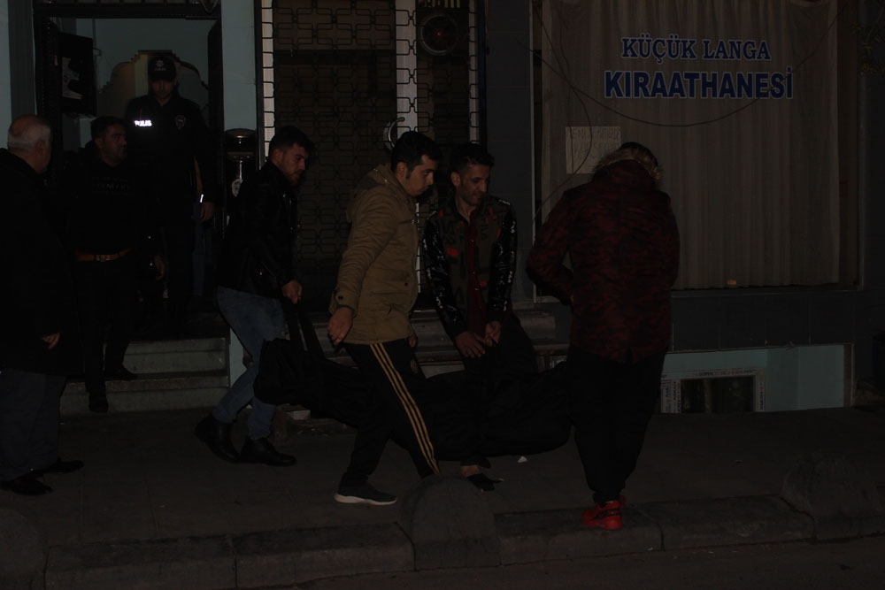 Fatihte Ölü Bulunan İranlı Şahsın Cesedi Adli Tıpa Kaldırıldı