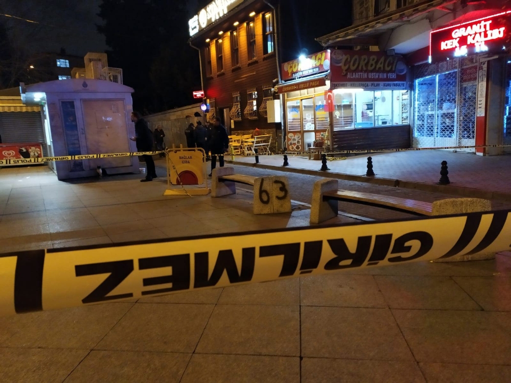 Fatihte Silahlı Kavga: Önce Arkadaşını Sonra Kendini Vurdu