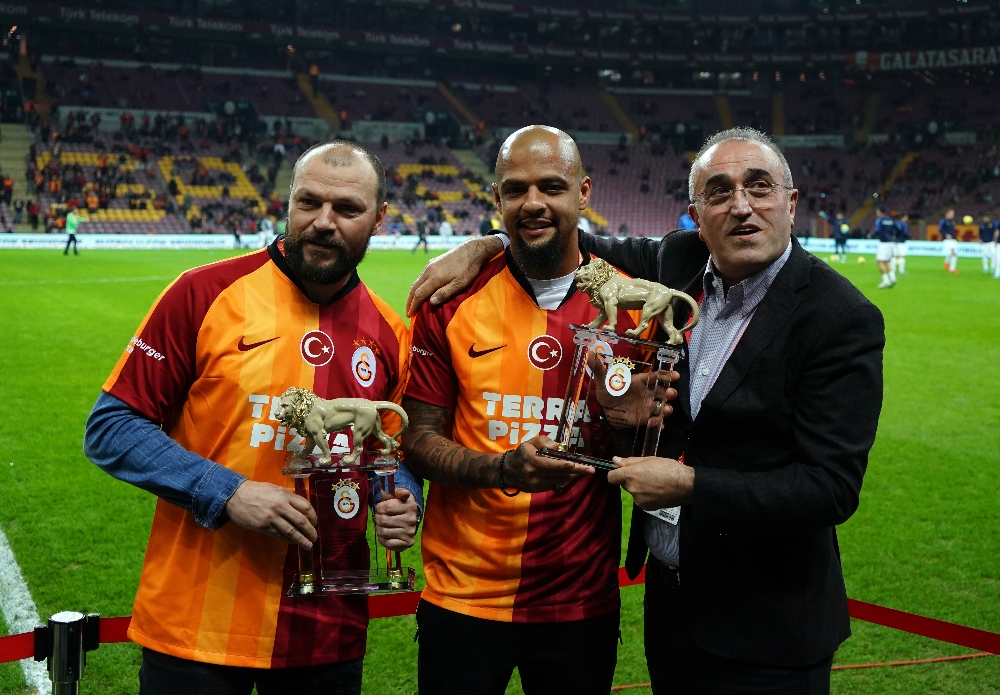 Felipe Melo Ve Tomas Ujfalusiye Plaket