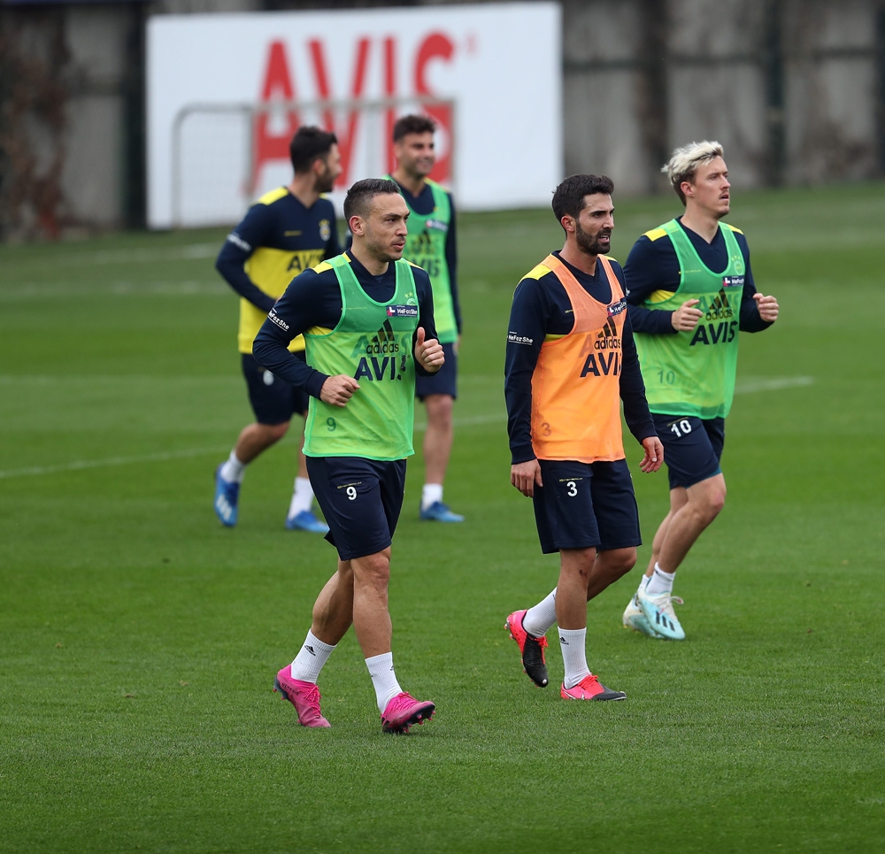 Fenerbahçe, Belözoğlu ve Demirel ile çalıştı