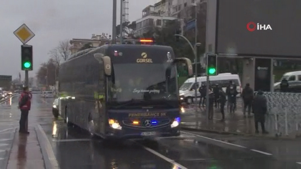 Fenerbahçe kafilesi stada geldi