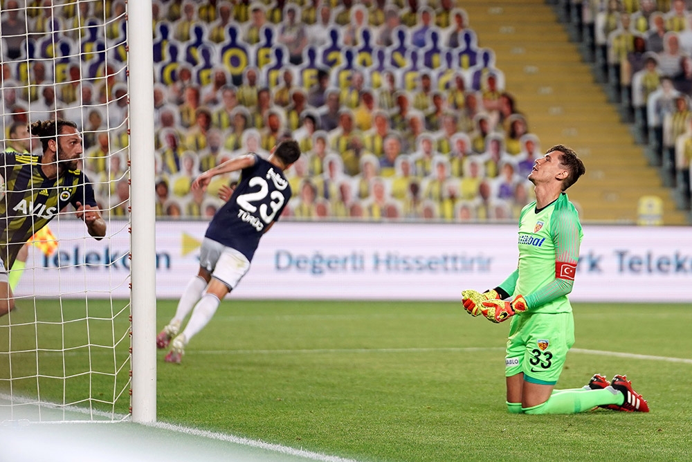 Fenerbahçe Kayserispor’u 2-1 mağlup etti