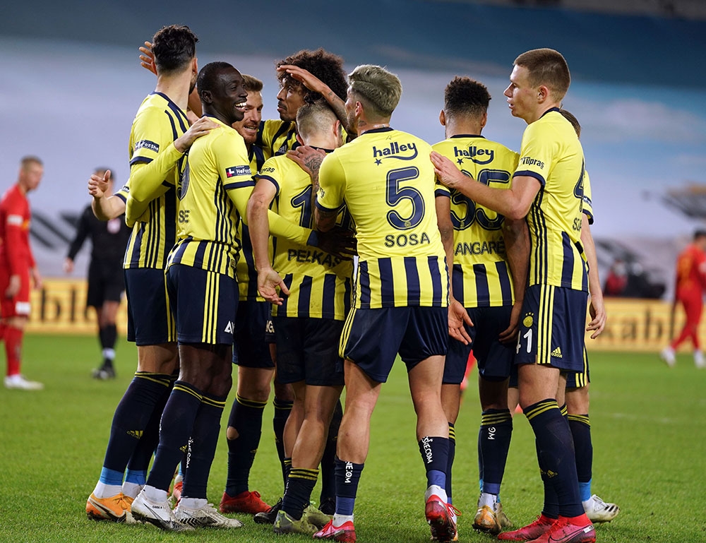 Fenerbahçe puan ortalamasında zirveye ortak oldu