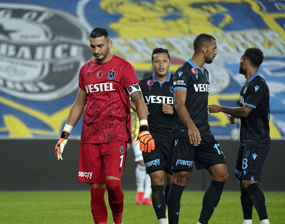 Fenerbahçe, sahasında  Trabzonspor’u 3-1 mağlup etti