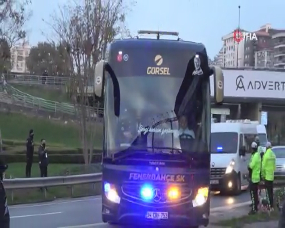 Fenerbahçe ve Beşiktaş, stada ulaştı