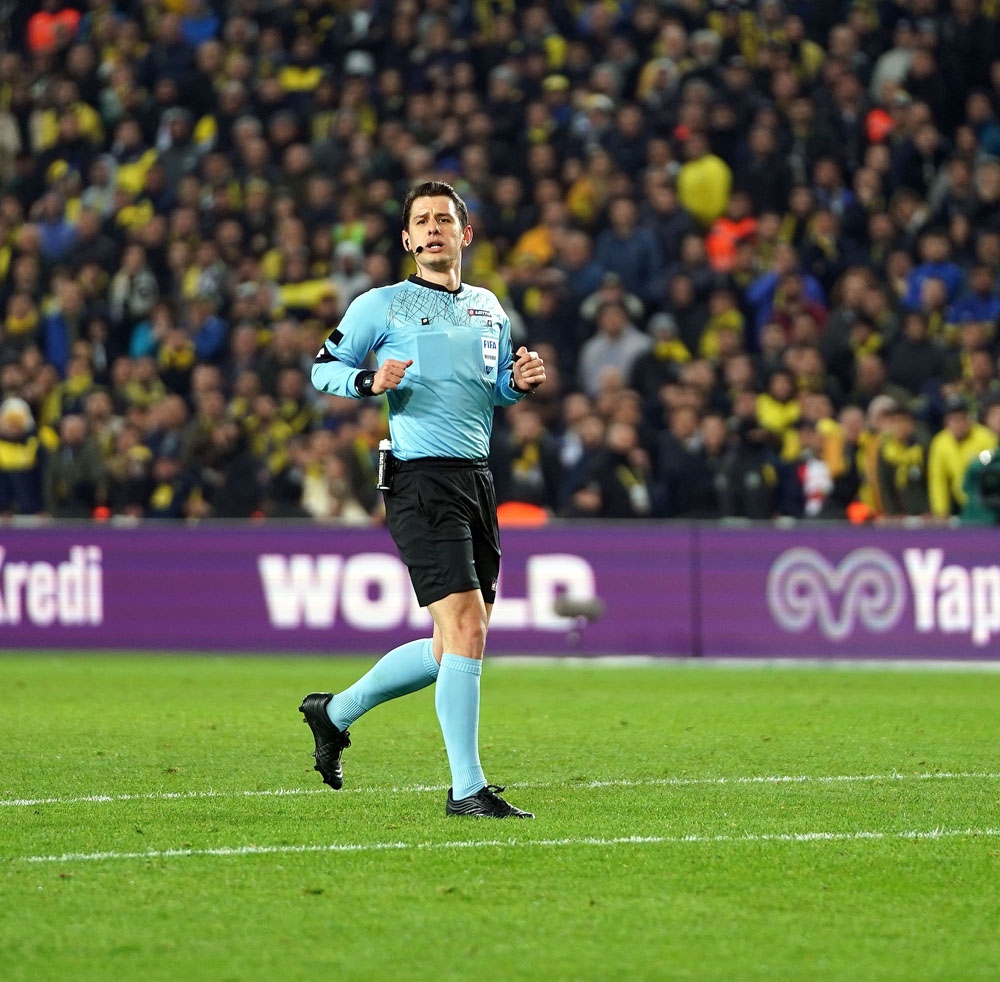 Fenerbahçe Yardımcı Antrenörü Volkan Kazak: “Hakemin tartışıldığı bir maç oldu”