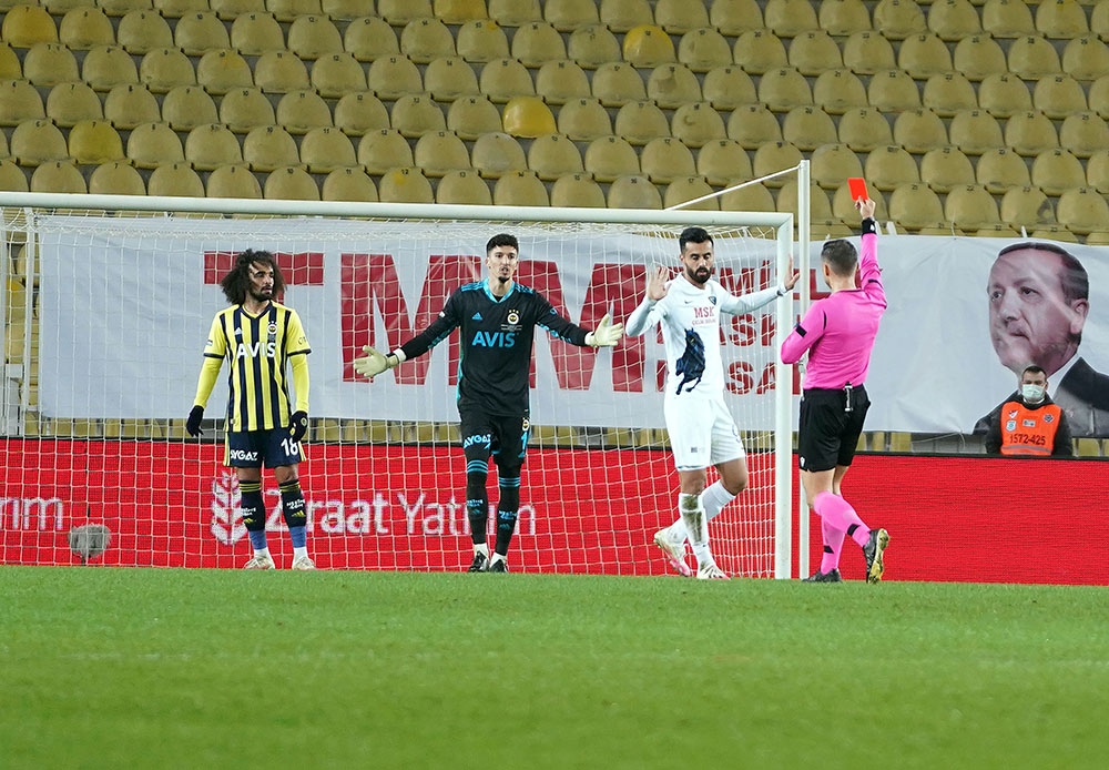 Fenerbahçe’de Altay kırmızı kart gördü