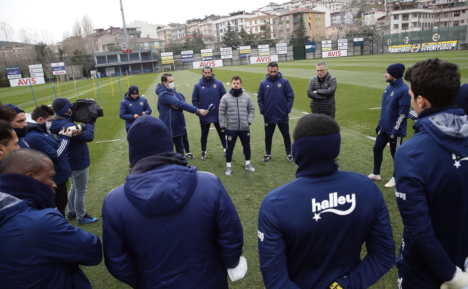 Fenerbahçe’de Emre Belözoğlu ilk antrenmanına çıktı