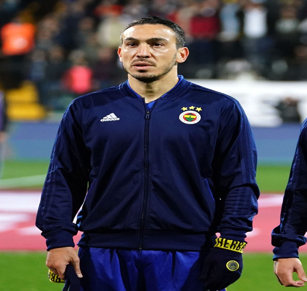 Fenerbahçe’de Mevlüt Erdinç ameliyat oldu