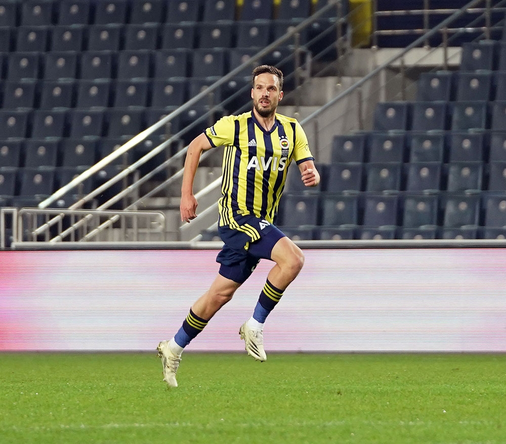 Fenerbahçe’de Novak yeniden 11’de