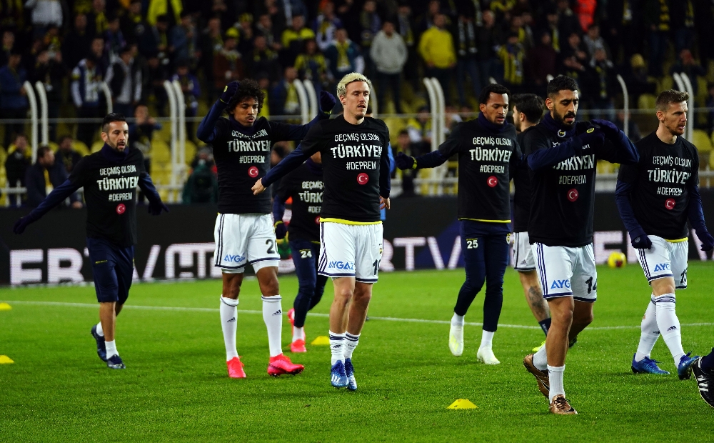 Fenerbahçeli futbolcular ’depremi’ unutmadı