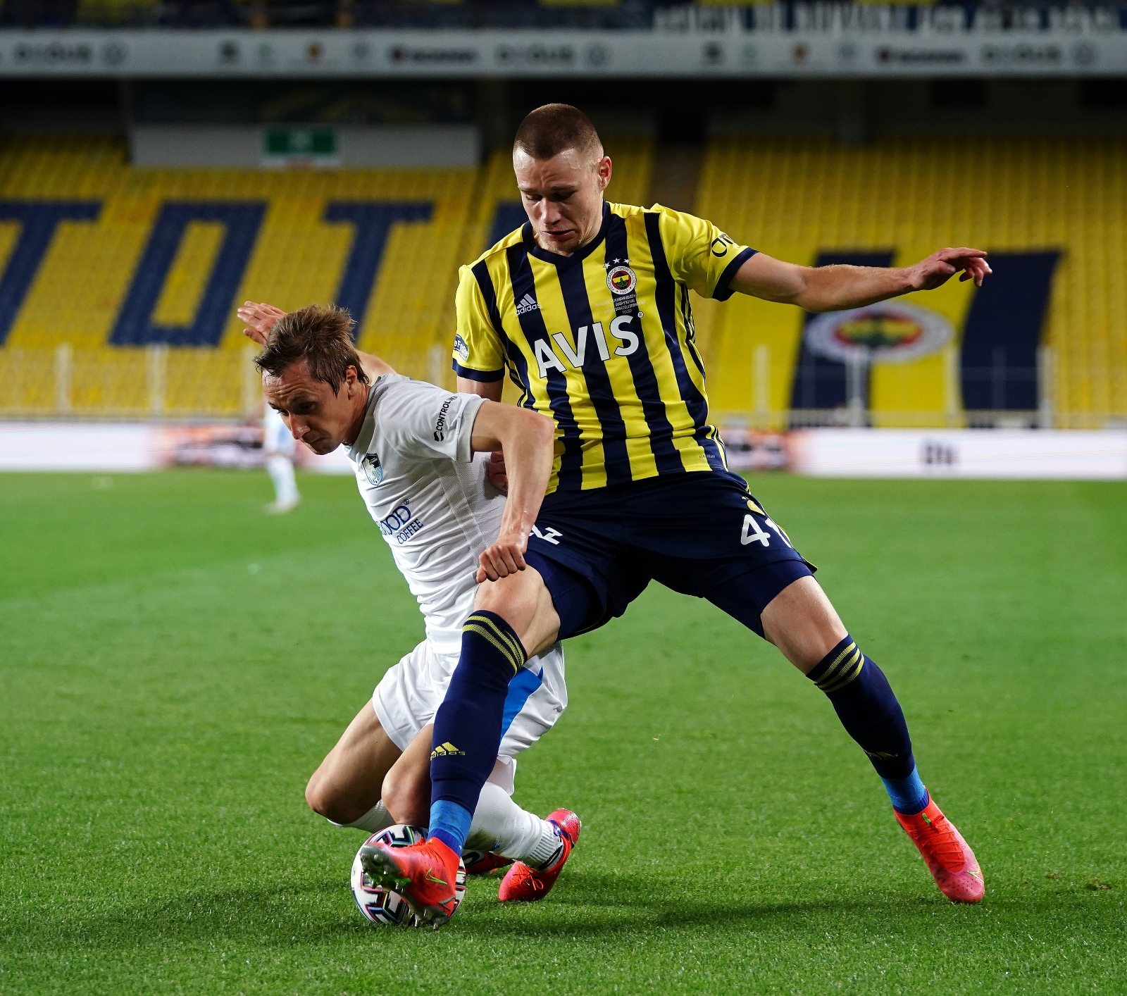 Fenerbahçeli Szalai ve Kasımpaşalı Varga, EURO 2020 aday kadrosuna alındı