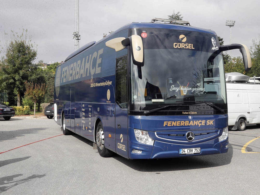 Fenerbahçeli taraftarların seçtiği takım otobüsünde 4 Nisan vurgusu