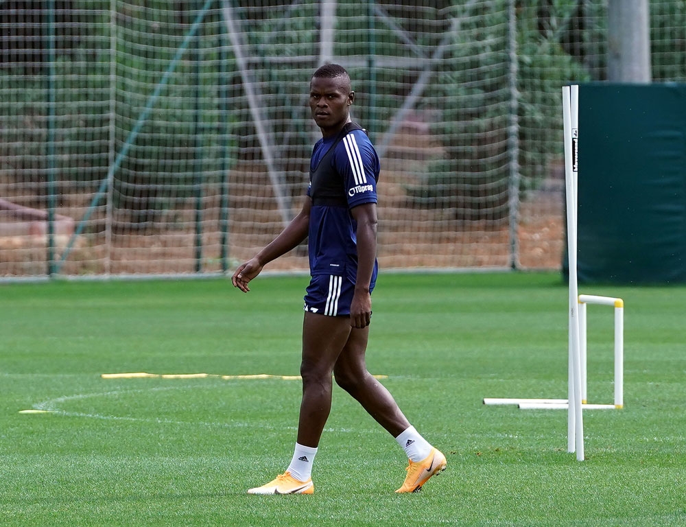 Fenerbahçe’nin yeni transferi Samatta, ilk idmanına çıktı