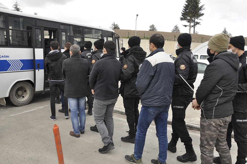 FETÖ şüphelisi 11 kişi adliyeye sevk edildi