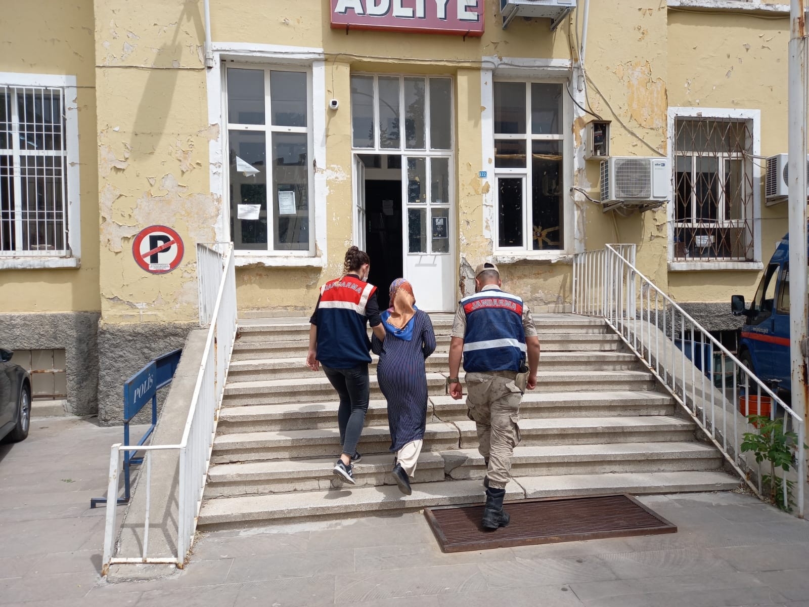 FETÖ terör örgütü üyesi kadın tutuklandı