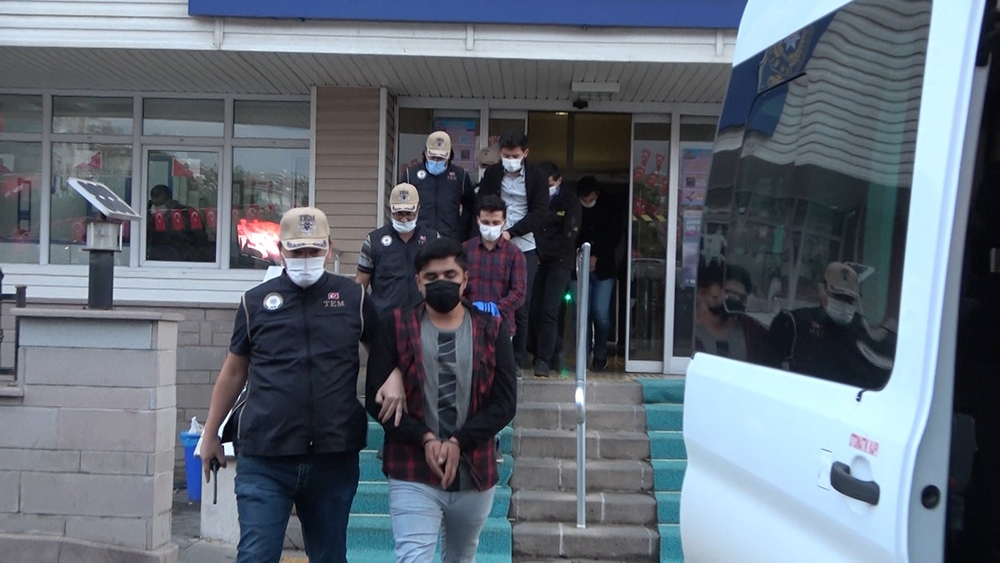 FETÖ üyesi askerlere ’ankesör’ operasyonu: 7 gözaltı