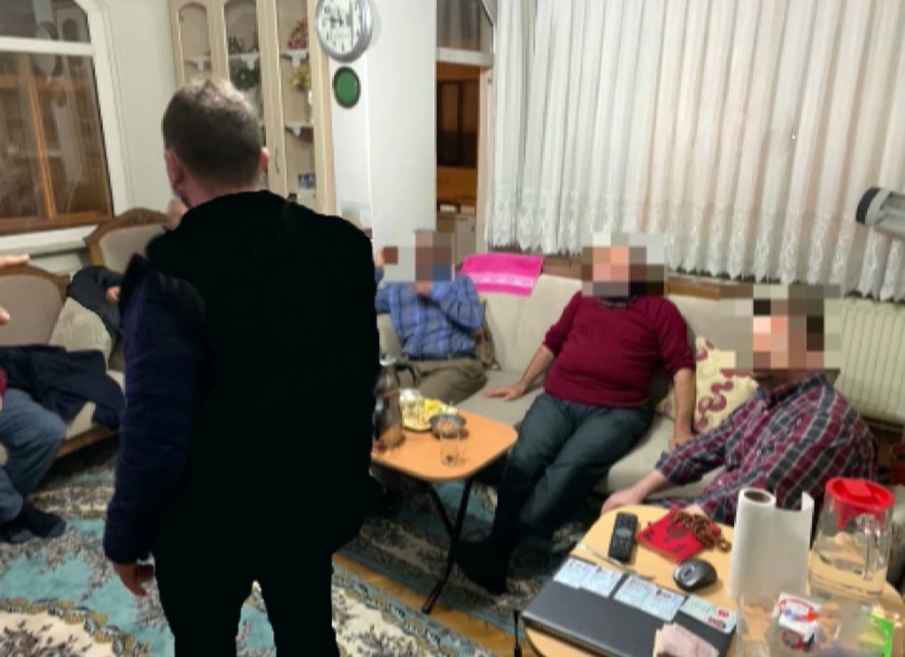 FETÖ’nün Erzincan akademisyenler imamı gaybubet evinde 
